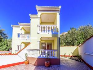 Balkón nebo terasa v ubytování Contemporary Holiday Home in Dramalj with Swimming Pool