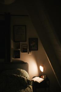 Letto o letti in una camera di ZlatAir Black Boutique Chalets