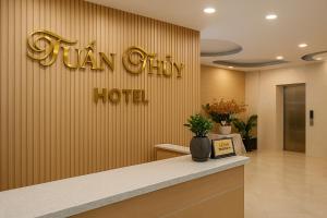 Majutusasutuses Tuan Thuy Hotel olev sertifikaat, autasu, silt või muu dokument