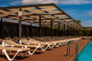Bazén v ubytovaní Hotel Selena Family Resort alebo v jeho blízkosti