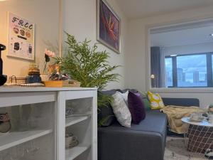 Posezení v ubytování Emporium Luxe 1BR King Suite - Prime CBD Location
