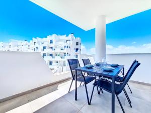 Rõdu või terrass majutusasutuses Santa Rosalia Lake & Life Resort - 6010