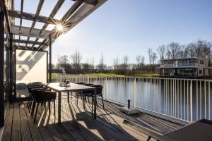 Θέα στο ποτάμι κοντά σε αυτή η βίλα