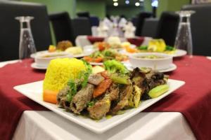 Jídlo v hotelu nebo okolí + 12 fotografií