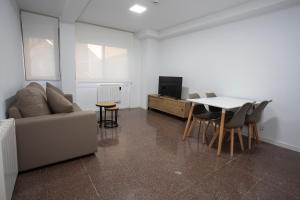 TV a/nebo společenská místnost v ubytování Residencia Universitaria Resa Colegio de Cuenca