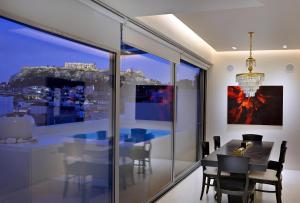 พื้นที่นั่งเล่นของ Stunning Athens Penthouse Historic Centre Location Alto Penthouse Acroposlis View Psyrri