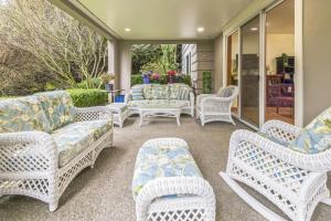 Gallery image of Lush Garden Home - Private Gym & Ferry Access in Hawley