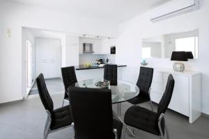 Fotografie z fotogalerie ubytování Cp 8 Bedrooms NL Villas All Pirgi v destinaci Pyrgi