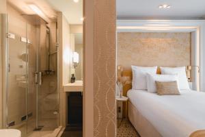 Ένα μπάνιο στο Hôtel Madison