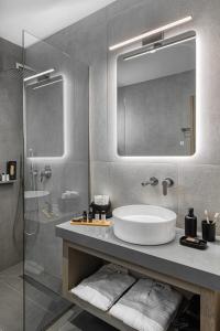 Kúpeľňa v ubytovaní Sensational Dubrovnik Villa Villa Filia 6 Bedrooms Overlooking Dubrovnik City Walls Old Town