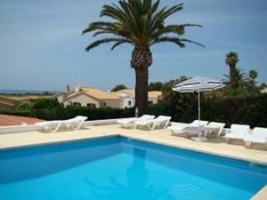 Basen w obiekcie Casa Sud - A Family-Friendly Villa With Pool, And 3 Bedrooms lub w pobliżu