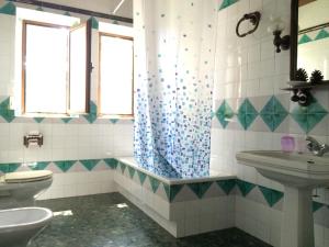 Kylpyhuone majoituspaikassa Alojamiento Rural Economato