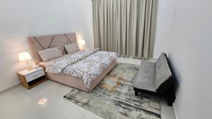 Fabulous Villa Rooms near Airport客房内的一张或多张床位