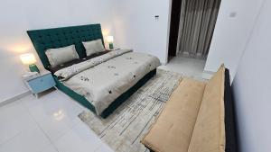 Fabulous Villa Rooms near Airport客房内的一张或多张床位