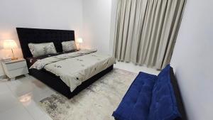 Fabulous Villa Rooms near Airport客房内的一张或多张床位