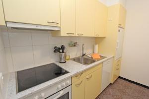 Η κουζίνα ή μικρή κουζίνα στο Casa Cincillà, 1 Stock by HolAp SA