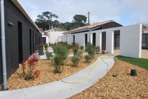 Tòa nhà nơi khách sạn căn hộ tọa lạc