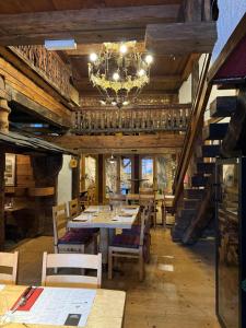 Restaurace v ubytování Hotel La Tour d'Aï