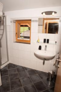 Et badeværelse på Landhaus Ambiente + 51 billeder