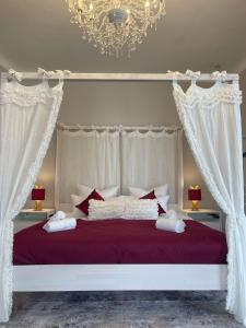 Postel nebo postele na pokoji v ubytování Boutique-Apartment Liebelei Miesbach, zentral, Terrasse, Parkplatz