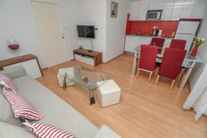 Kuchyňa alebo kuchynka v ubytovaní Apartment JoviZ