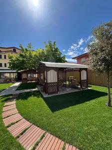 A garden outside Hotel Virginia