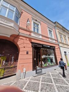 Το κτήριο όπου στεγάζεται  το διαμέρισμα