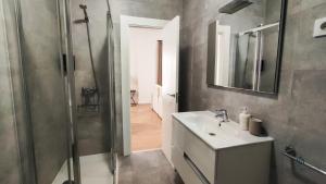 Kúpeľňa v ubytovaní Living4Malaga New Marina Square