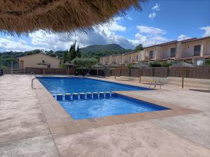 Bazén v ubytovaní Empordà Residencial alebo v jeho blízkosti