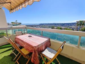 Balkón alebo terasa v ubytovaní 2 bedroom flat with terrasse & car-park Nice Ouest