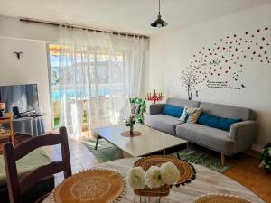 Posedenie v ubytovaní 2 bedroom flat with terrasse & car-park Nice Ouest