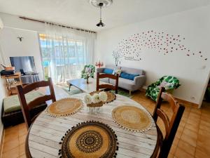 Posedenie v ubytovaní 2 bedroom flat with terrasse & car-park Nice Ouest