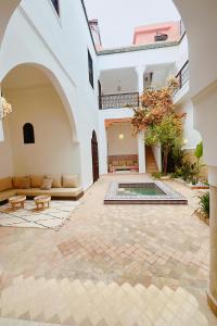 Budova, kde se prázdninový dům nachází + 19 fotografií