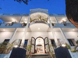 Balkón nebo terasa v ubytování Hare Rama Hare Krishna - EESHA Hotel