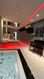 Swimmingpoolen hos eller tæt på Drops Motel Goiânia