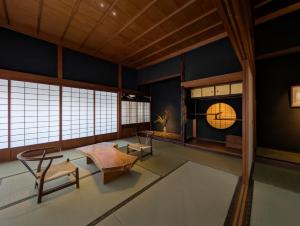 Imagine din galeria proprietății 古民家ラグジュアリーホテル 金井西洋館 în Sado