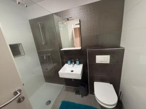Koupelna v ubytování LUXURY APARTMENT KALA 2 + 37 fotografií