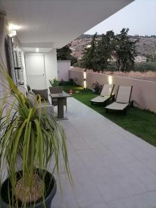 A seating area at Sunrise Apartment 2
