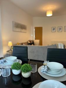 Χώρος καθιστικού στο Spacious Bungalow in St Helens, Free Parking, 1min to Carr Mill Dam +61 φωτογραφίες