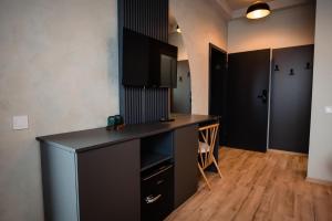 Η κουζίνα ή μικρή κουζίνα στο Stay At Georges And Fly +31 φωτογραφίες