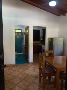 Kuchyň nebo kuchyňský kout v ubytování Parti Gras Hotel & Villas en Playa Potrero