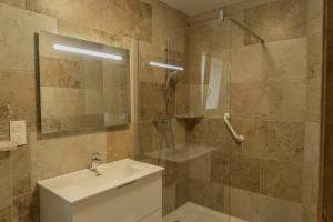 Ένα μπάνιο στο Residence Scopa Marina +92 φωτογραφίες