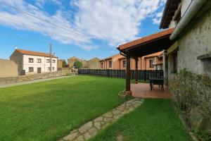 Budova, kde se apartmán nachází + 22 fotografií