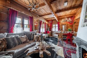 Χώρος καθιστικού στο BAJKOWA FOLK Jacuzzi Zakopane