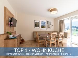 Televízia a/alebo spoločenská miestnosť v ubytovaní Heimathaus Dengg - Ferienwohnungen - Sommerfrische in den Alpen