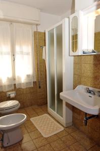 Koupelna v ubytování Hotel Bellavista Meublè + 37 fotografií