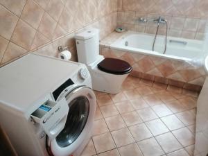 Kúpeľňa v ubytovaní 145 м2 Seaside Apartment + 37 fotografií