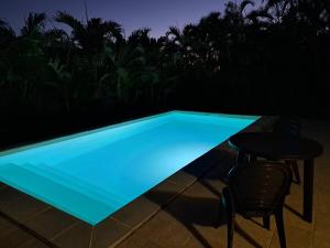 Baseinas apgyvendinimo įstaigoje Studio Kerbignon, Piscine privée arba netoliese