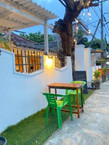 Zahrada ubytování Seaside Inn Arugambay + 33 fotografií