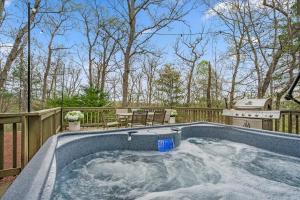 Fotografie z fotogalerie ubytování Resort Getaway - Golf, BMX trail, Hot Tub & Arcade! v destinaci Basye